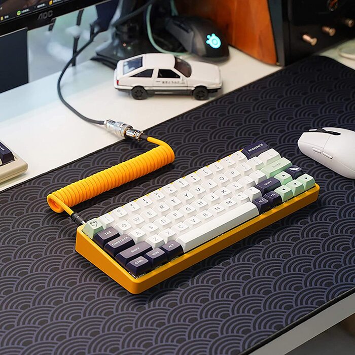 Klawiatura z ręcznie skleconym kablem USB: wersja żółta